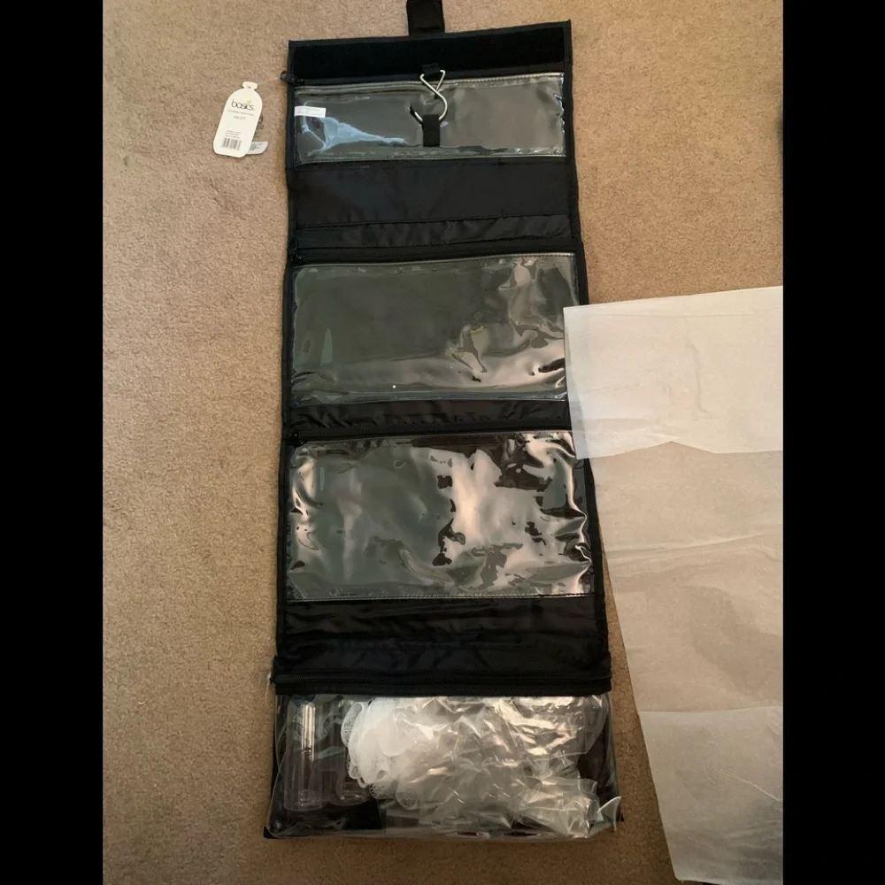 NWT Makeup and Shower Organizer